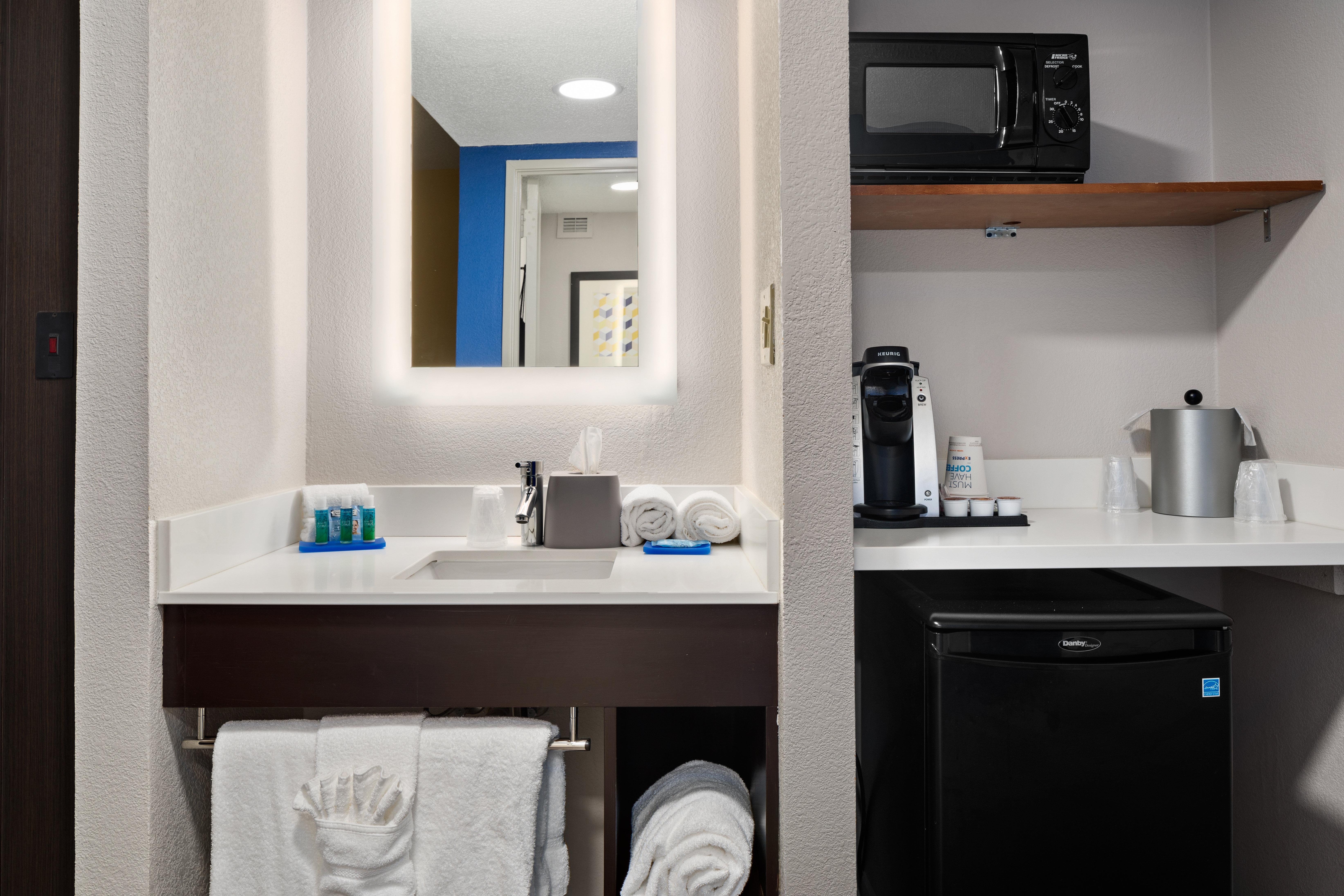 Holiday Inn Express - Atlanta-Kennesaw By Ihg Exterior photo